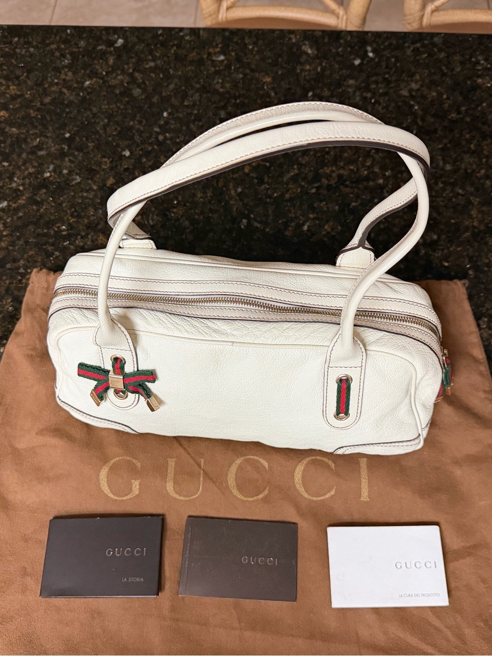 Gucci White Leather Shoulder Bag with Green and Red Stripe Detail - Picture 4 of 11
